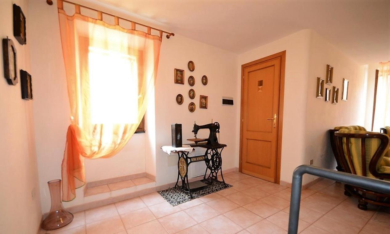 Appartamento su due piani nel centro storico di Alghero Esterno foto